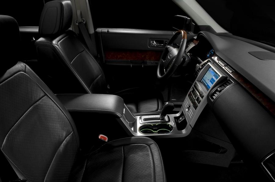  Ford Flex EcoBoost 2010 года  (фото 35 из 47)